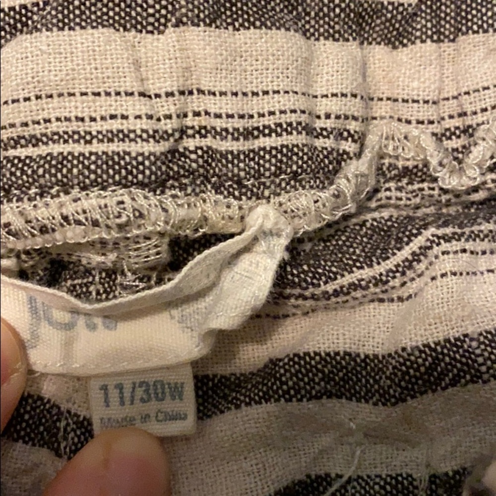Striped Linen Shorts - Picture 3 of 6